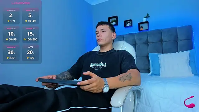 Thomas moon online show from 12/19/25, 11:17