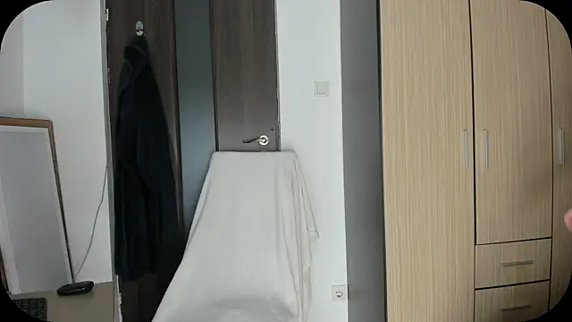 zincky2006 online show from 04/22/26, 04:19