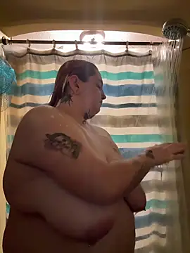 Snapshot of vanessraine chatting on 01/07/26, 06:05 vanessraine online show from 01/07/26, 06:05