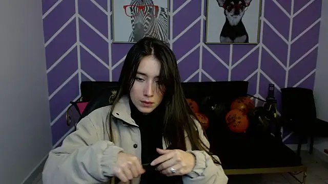 Adhara Kitten online show from 11/19/25, 01:33