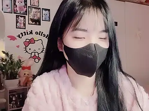 keelinnn19 online show from 11/18/25, 08:46