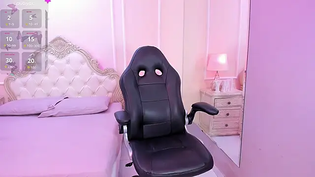 Snapshot of AmyBlackwood chatting on 10/06/25, 07:33 AmyBlackwood online show from 10/06/25, 07:33