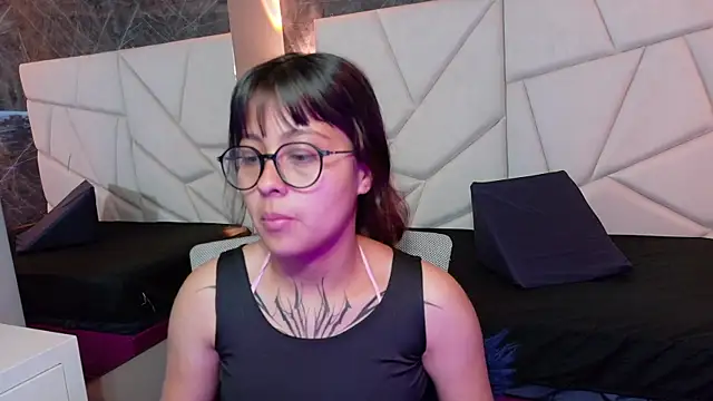 Snapshot of sophiaa_7 chatting on 09/23/25, 12:19 sophiaa 7 online show from 09/23/25, 12:19