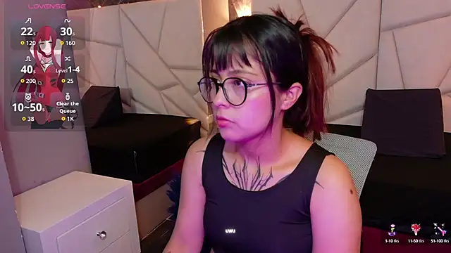 Snapshot of sophiaa_7 chatting on 10/12/25, 12:04 sophiaa 7 online show from 10/12/25, 12:04