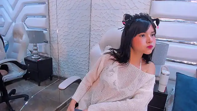 Snapshot of TatiLee chatting on 09/24/25, 09:51 TatiLee online show from 09/24/25, 09:51