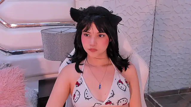 Snapshot of TatiLee chatting on 11/11/25, 06:30 TatiLee online show from 11/11/25, 06:30