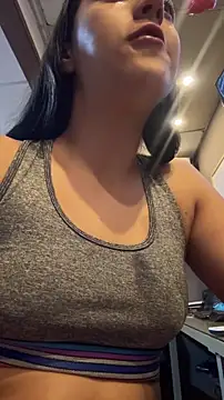 Snapshot of IsabellaaHill_ chatting on 09/27/25, 02:11 IsabellaaHill online show from 09/27/25, 02:11