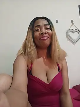Snapshot of SEXYMOANSXX chatting on 06/16/26, 09:01 SEXYMOANSXX online show from 06/16/26, 09:01