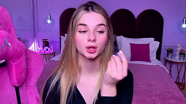 SweetyLicky online show from 11/24/25, 04:29