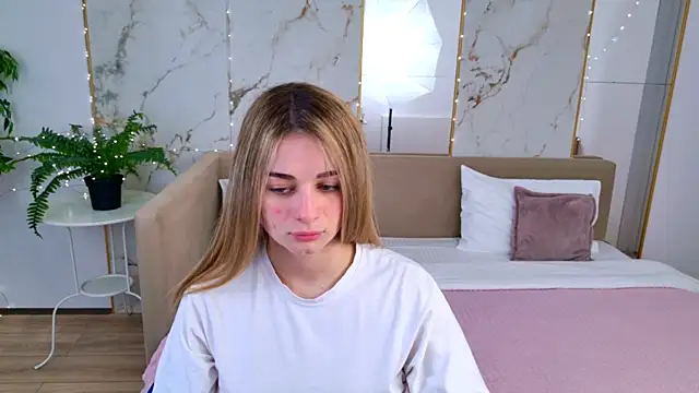 SweetyLicky online show from 05/10/26, 03:06