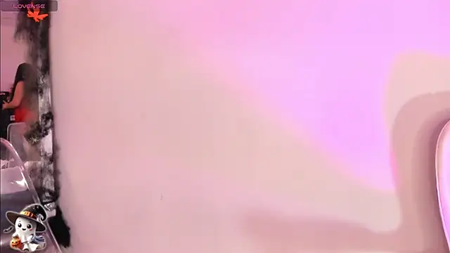 LeylaWoods online show from 10/25/25, 01:13