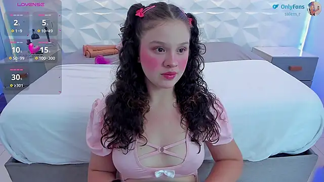 Snapshot of salem_cute chatting on 11/25/25, 02:11 salem cute online show from 11/25/25, 02:11