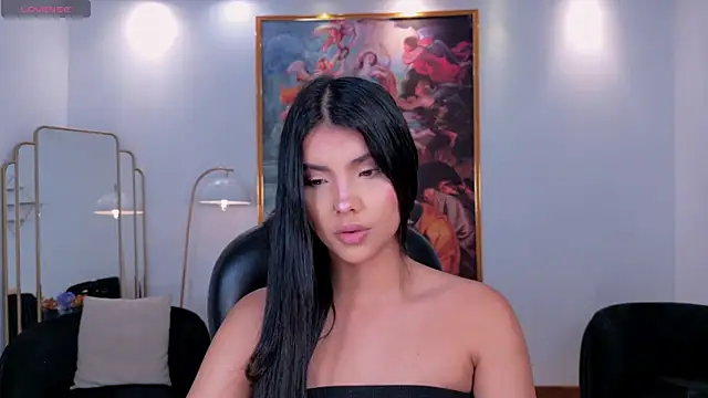 MiaLaurence online show from 05/22/26, 06:35