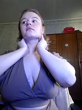 Snapshot of SlipperSherry chatting on 09/28/25, 09:47 SlipperSherry online show from 09/28/25, 09:47