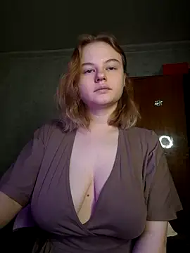 Snapshot of SlipperSherry chatting on 11/08/25, 12:11 SlipperSherry online show from 11/08/25, 12:11