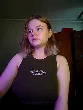 Snapshot of SlipperSherry chatting on 11/15/25, 02:53 SlipperSherry online show from 11/15/25, 02:53