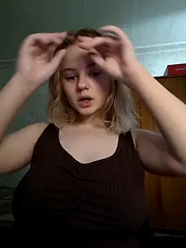 Snapshot of SlipperSherry chatting on 11/20/25, 05:29 SlipperSherry online show from 11/20/25, 05:29