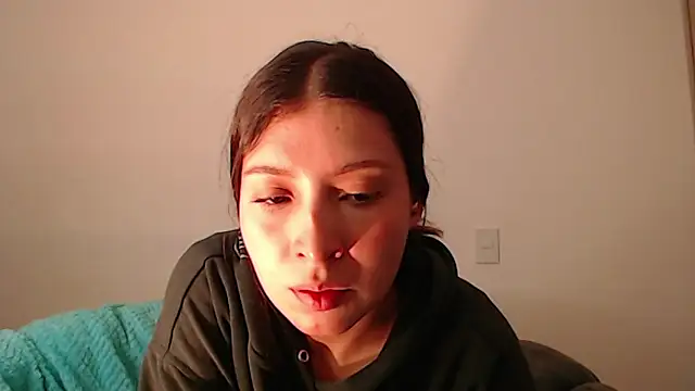 Snapshot of -Ivonny chatting on 10/16/25, 10:33 -Ivonny online show from 10/16/25, 10:33