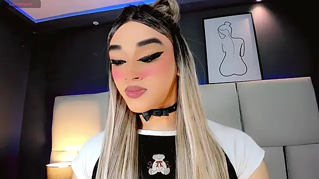 Snapshot of Valeriasmiithh chatting on 10/10/25, 08:41 Valeriasmiithh online show from 10/10/25, 08:41