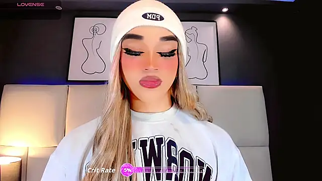 Snapshot of Valeriasmiithh chatting on 10/26/25, 08:37 Valeriasmiithh online show from 10/26/25, 08:37