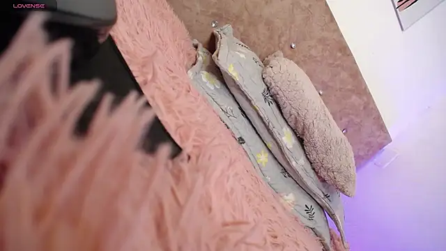 Snapshot of solpeich chatting on 10/25/25, 04:57 solpeich online show from 10/25/25, 04:57