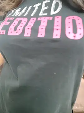 Snapshot of Kayna_Rawat chatting on 11/11/25, 11:10 Kayna Rawat online show from 11/11/25, 11:10