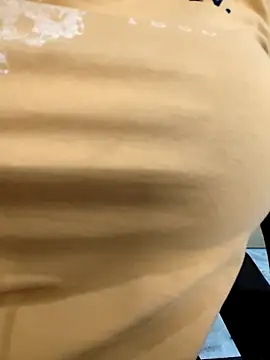 Snapshot of Kayna_Rawat chatting on 11/20/25, 12:16 Kayna Rawat online show from 11/20/25, 12:16