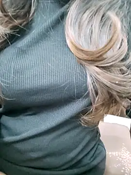 Snapshot of Kayna_Rawat chatting on 12/05/25, 10:46 Kayna Rawat online show from 12/05/25, 10:46