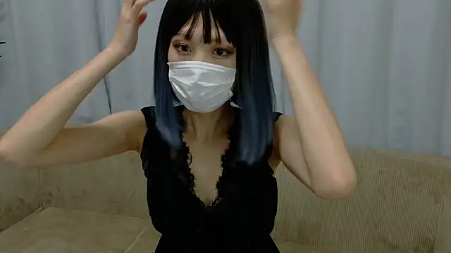 sarina at online show from 10/28/25, 09:24