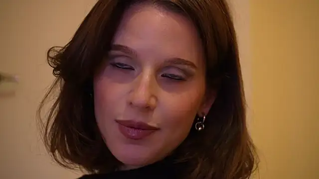 Snapshot of ellaa91 chatting on 06/17/26, 05:58 ellaa91 online show from 06/17/26, 05:58