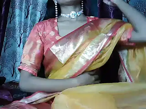 ROSE GOLDE online show from 10/29/25, 05:36