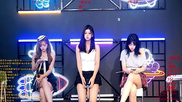 EYgirl222 online show from 09/30/25, 08:19