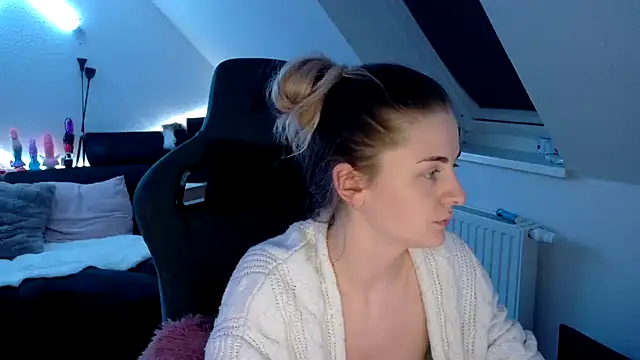 Melly4You online show from 04/16/26, 10:34