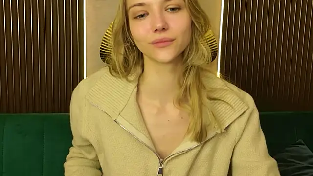 4example Chloe online show from 03/21/26, 10:42