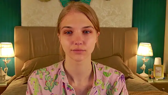 4example Chloe online show from 04/13/26, 05:35