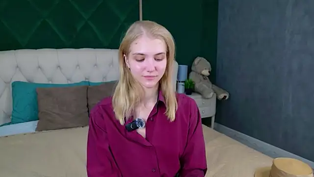 Snapshot of 4example_Chloe chatting on 07/14/26, 05:34 4example Chloe online show from 07/14/26, 05:34