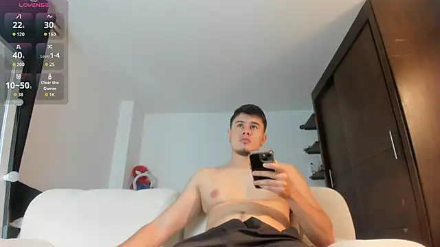 Snapshot of twinguys chatting on 11/15/25, 12:45 twinguys online show from 11/15/25, 12:45