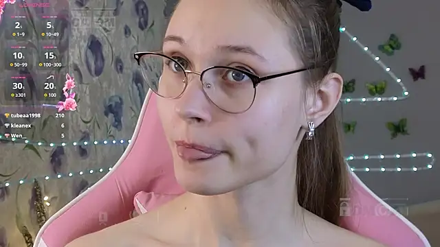 Snapshot of Armurra15 chatting on 04/07/26, 10:26 Armurra15 online show from 04/07/26, 10:26