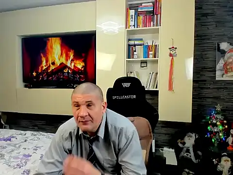 SpartacusDaddy48 online show from 02/18/26, 05:25