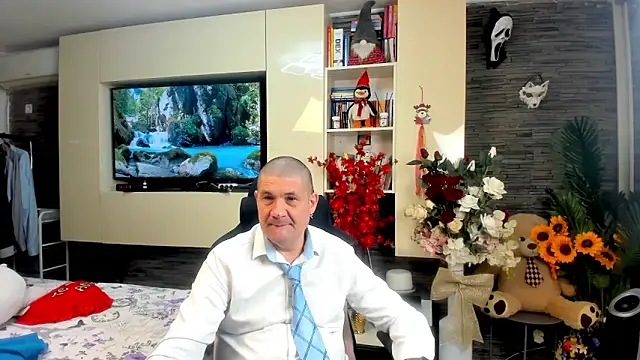 Snapshot of SpartacusDaddy48 chatting on 05/01/26, 11:15 SpartacusDaddy48 online show from 05/01/26, 11:15