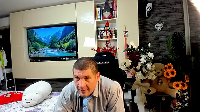 Snapshot of SpartacusDaddy48 chatting on 05/14/26, 03:41 SpartacusDaddy48 online show from 05/14/26, 03:41
