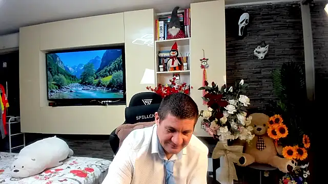 Snapshot of SpartacusDaddy48 chatting on 06/01/26, 05:03 SpartacusDaddy48 online show from 06/01/26, 05:03