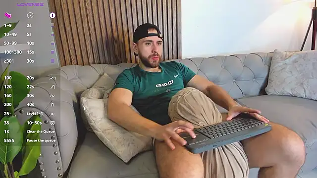 Maximo Wolff online show from 03/21/26, 08:23