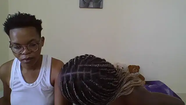 Snapshot of Miss-Hennessy chatting on 11/05/25, 11:10 Miss-Hennessy online show from 11/05/25, 11:10