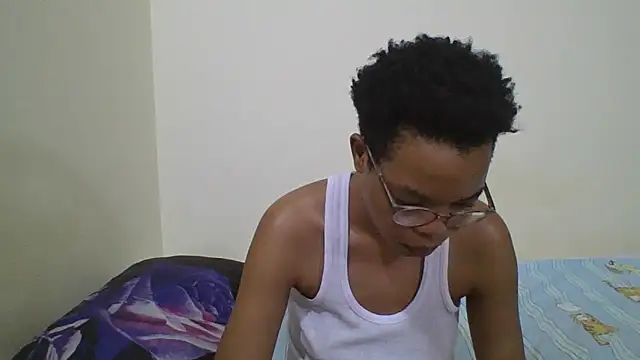 Snapshot of Miss-Hennessy chatting on 12/15/25, 08:02 Miss-Hennessy online show from 12/15/25, 08:02