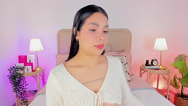 Snapshot of Cutie_Riley chatting on 09/18/25, 04:09 Cutie Riley online show from 09/18/25, 04:09