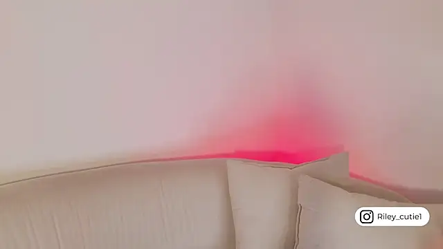 Cutie Riley online show from 05/12/26, 02:47