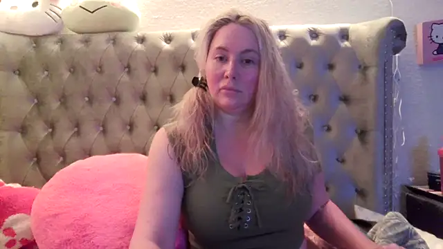 Snapshot of BigBoobsBlair chatting on 09/13/25, 07:19 BigBoobsBlair online show from 09/13/25, 07:19