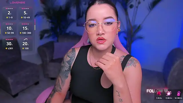 Snapshot of lunaarose chatting on 09/10/25, 04:12 lunaarose online show from 09/10/25, 04:12