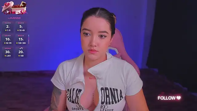 Snapshot of lunaarose chatting on 09/25/25, 04:16 lunaarose online show from 09/25/25, 04:16